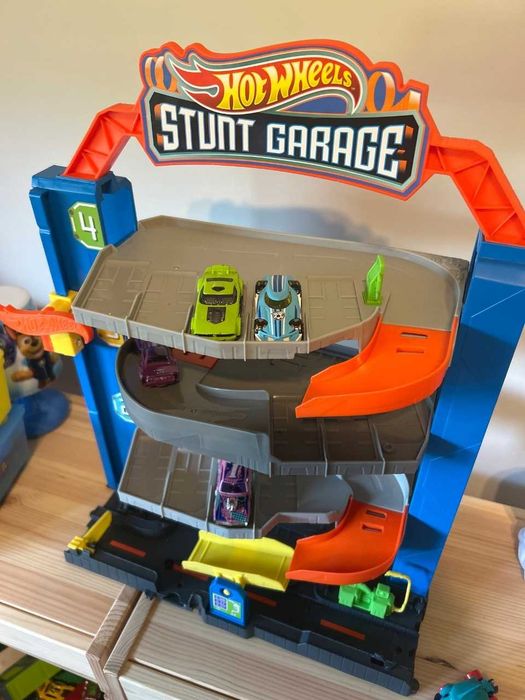 Hot Wheels Garaż Kaskaderski City GNL70 Parking z Windą + Autko
