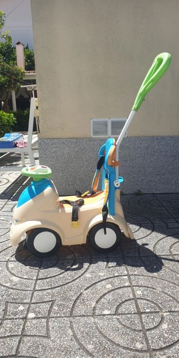 Carro para creança de 1 a 2,4 anos