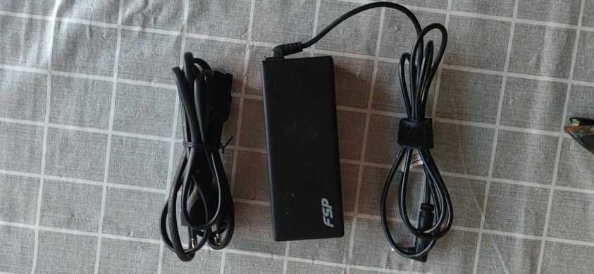 Alimentador/Carregador 19V 4,74A