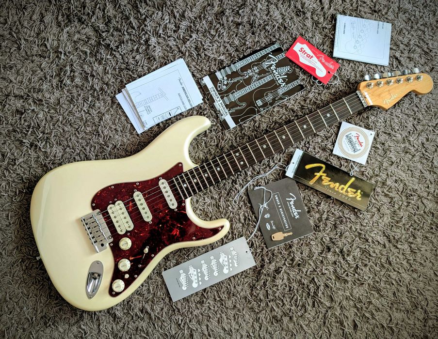 Gitara elektryczna Fender American Deluxe Stratocaster HSS 2010 + case