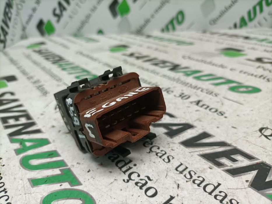 Comando / botão / interruptor vidros frente esquerdo RENAULT Megane II