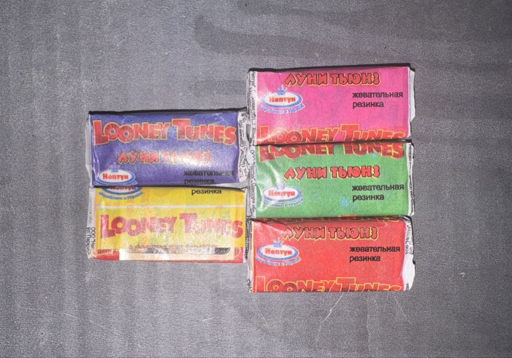 Наклейки «Looney Tunes» (Запечатані Жуйки + Обгортка)
