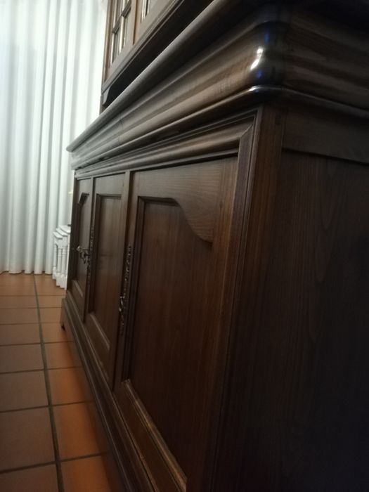 Móvel sala de jantar, muito bem conservado com 6 portas/3 gavetas