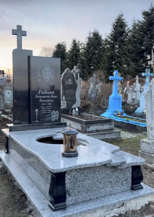 Вироби з граніту, памʼятники