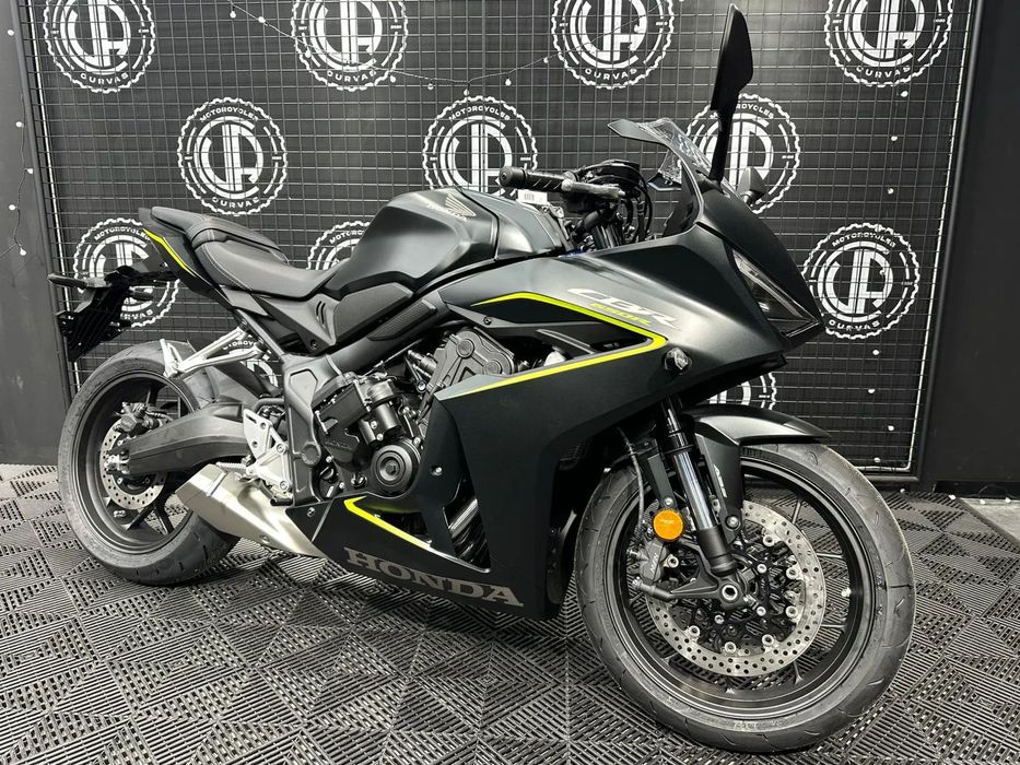 Honda CBR  650R E-CLUTCH 2026