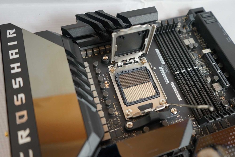 Материнська плата Asus ROG CROSSHAIR X670E EXTREME AM5