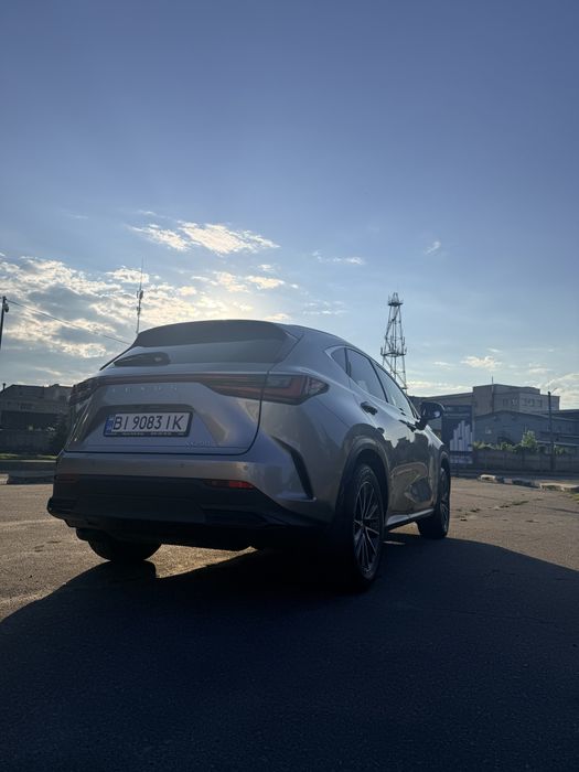 Lexus NX 200 (офіційний лексус Україна)