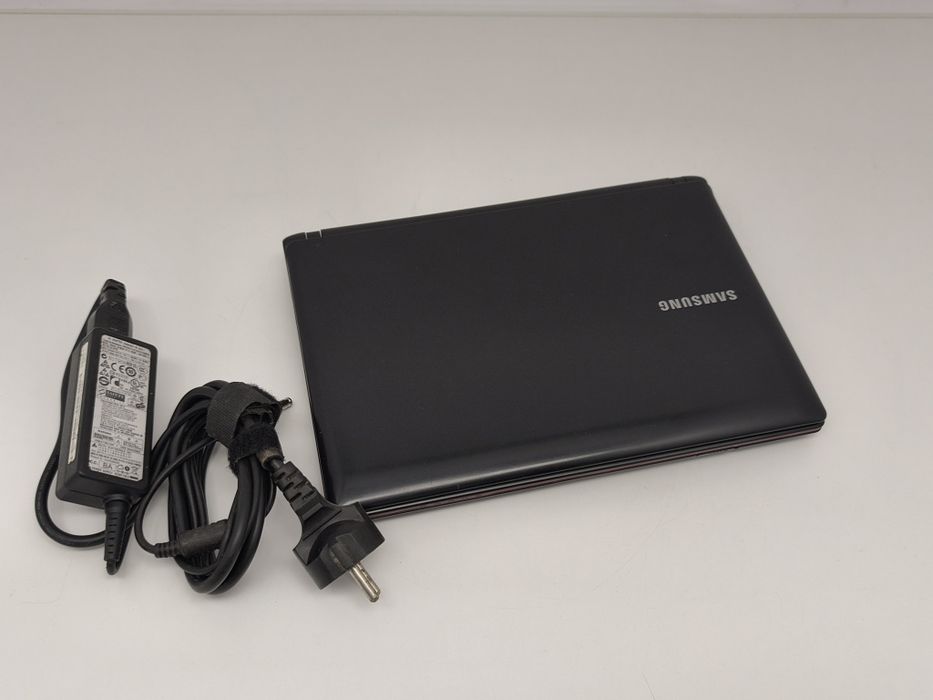 Mały laptop ultrabooki 10" Samsung windows 7