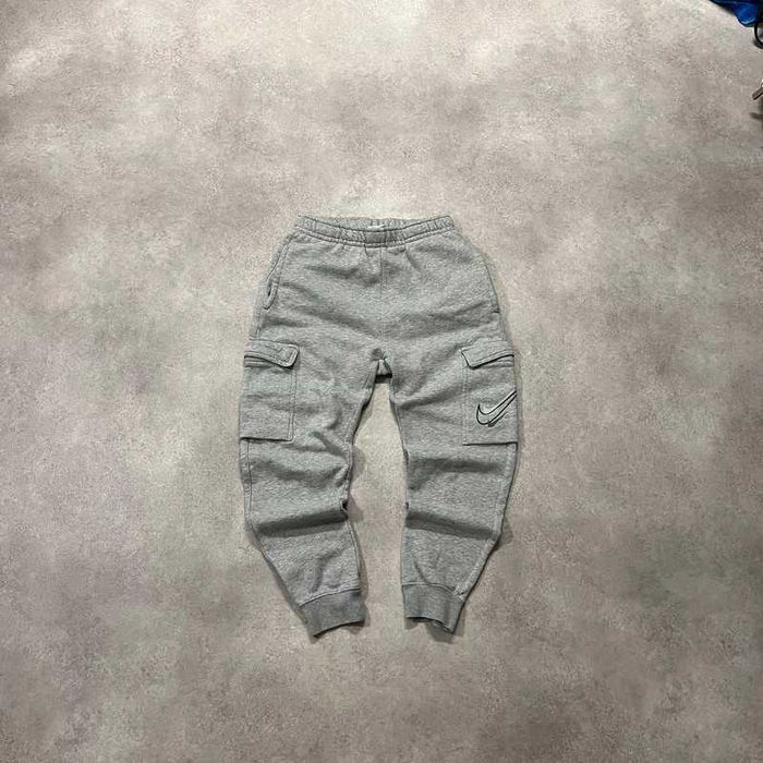 Spodnie Dresowe Nike Cargo Sweatpants Swoosh Swag Trendy Sport