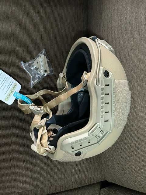 Capacete tipo militar