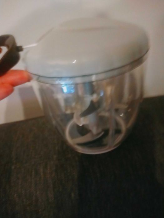 Nowy, ręczny rozdrabniacz, 900 ml