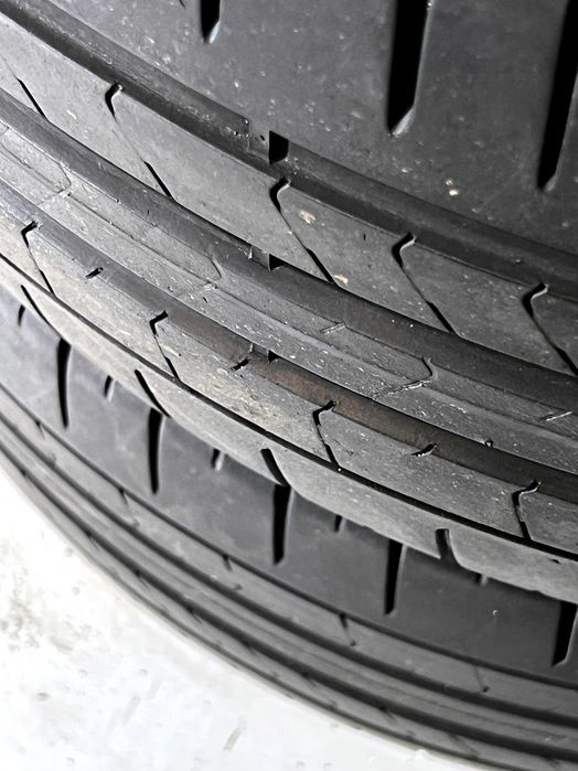 Pneus Pirelli Pzero PZ4 (Tesla) - 235/35/20 - Excelentes
