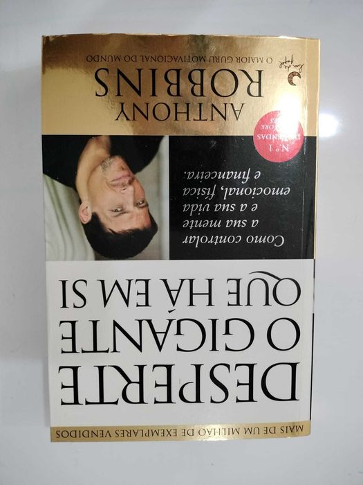 Livros para adultos/jovens adultos.