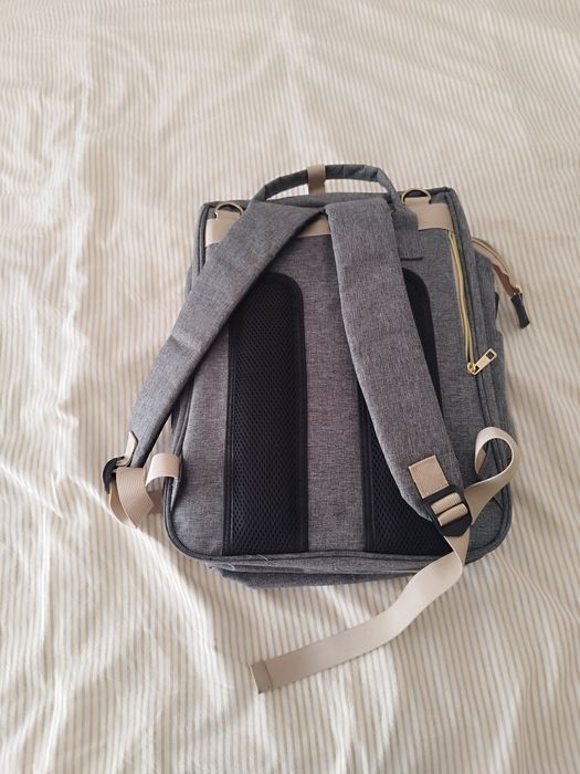Mochila maternidade e berço portátil