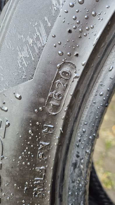 Opony zimowe Hankook winter icept evo2 235/50/18 dwie sztuki