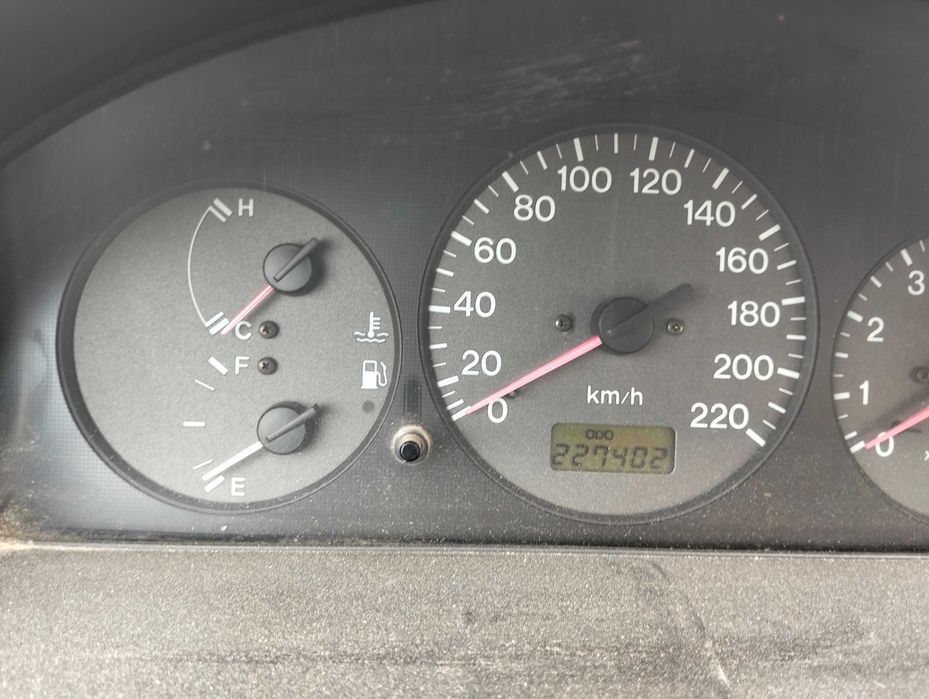 Mazda 323f para despachar