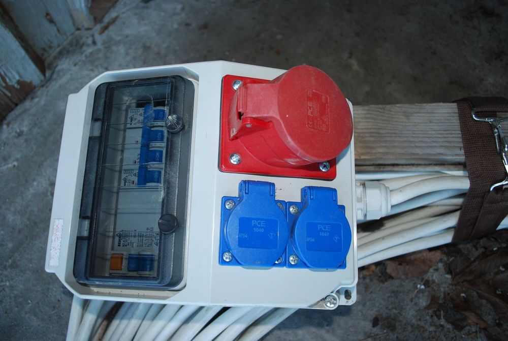 Przewód siłowy z rozdzielnią