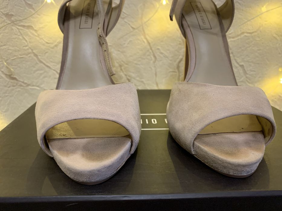 Продам босоніжки Antonio Biaggi