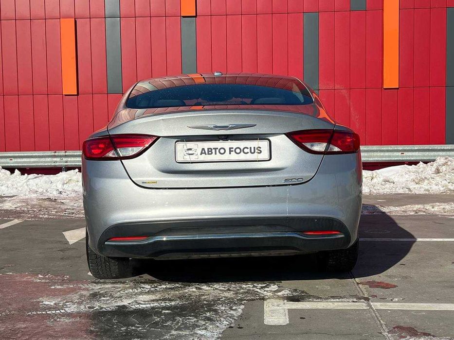 В продажі Chrysler 200 2014 року випуску.