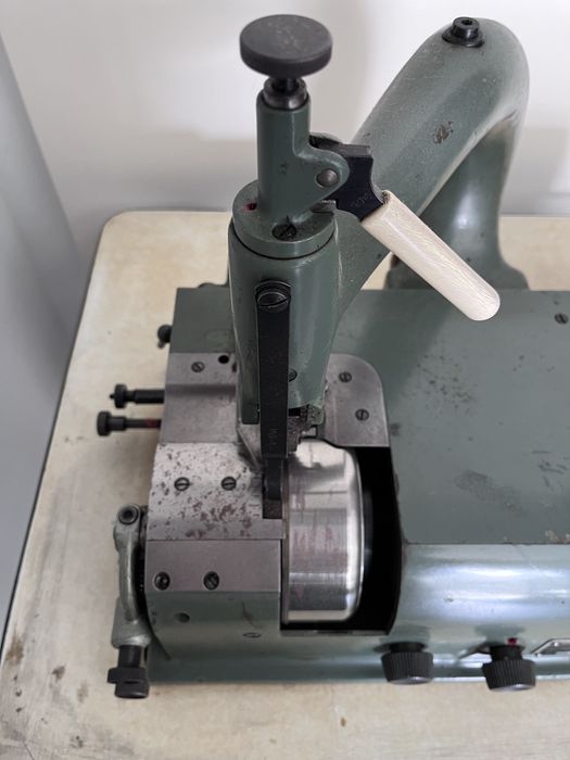 Máquina de Facear Couro / Pele Fortuna