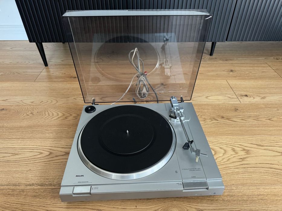 Gramofon Philips F7130