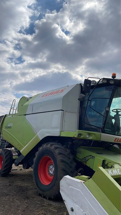 Claas Tucano 470