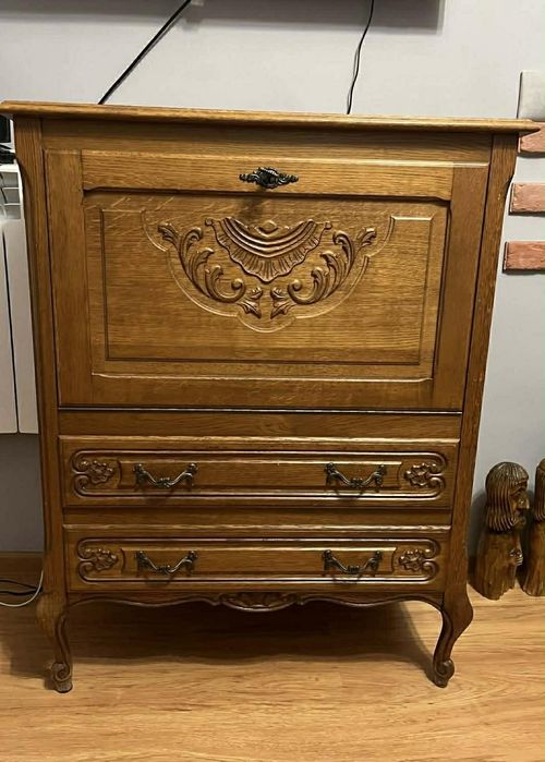 Stół+krzesła, komoda