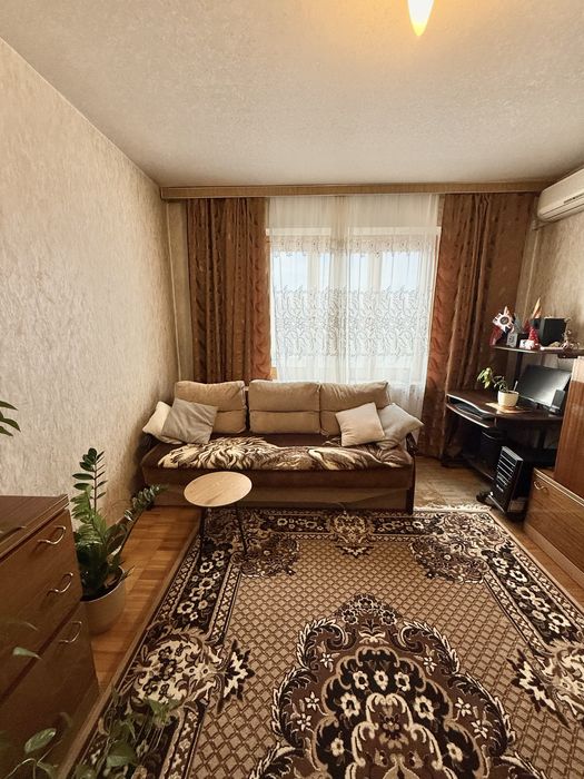 Продам 2-кім кв по вул. Ревуцького 19/1