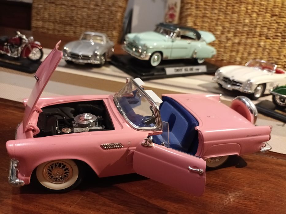 Колекційна модель Ford Thunderbird Revell INC 1990.