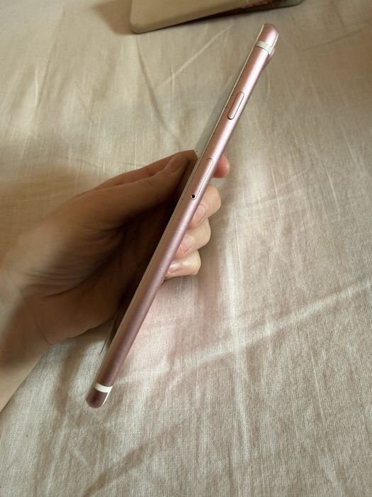 Продам iPhone 7 Plus