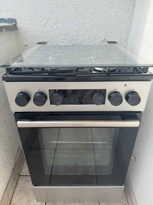Kuchenka gazowo-elektryczna z piekarnikiem Gorenje GKS5C70XF
