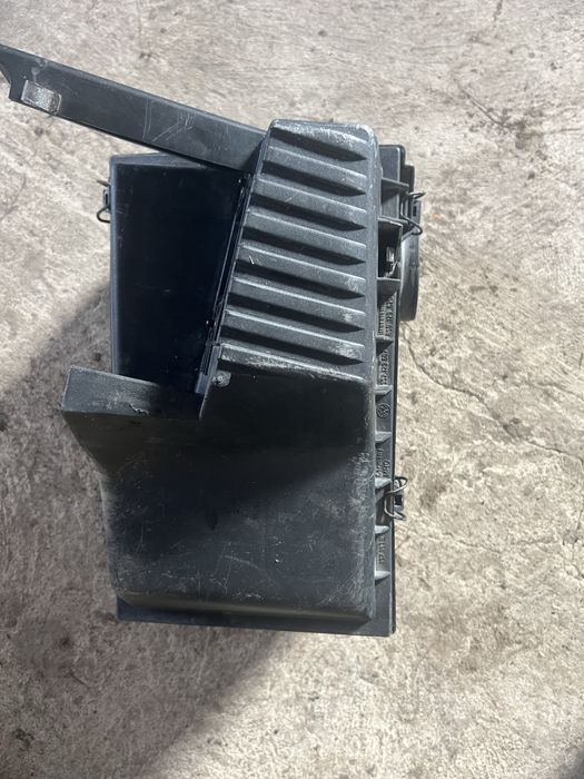 Корпус фільтра пасат б3б4