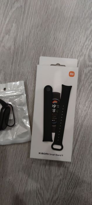 Продам mi band 9