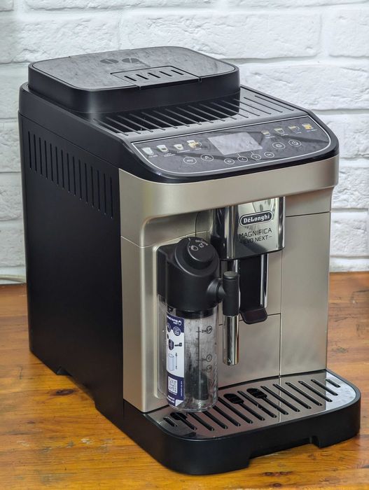 Кавомашина (кофеварка) DeLonghi Magnifica Evo Next