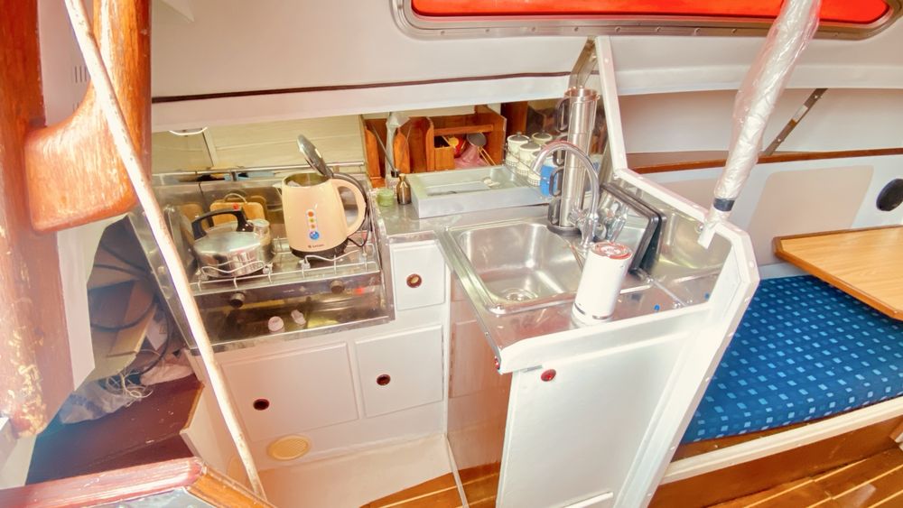 Яхта Colvic UFO 27