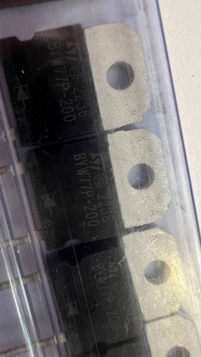 Транзистор BYW77P-200