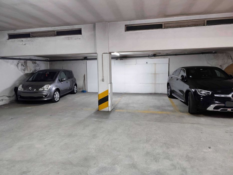 Vende se / arrenda-se  lugar garagem centro de Espinho
