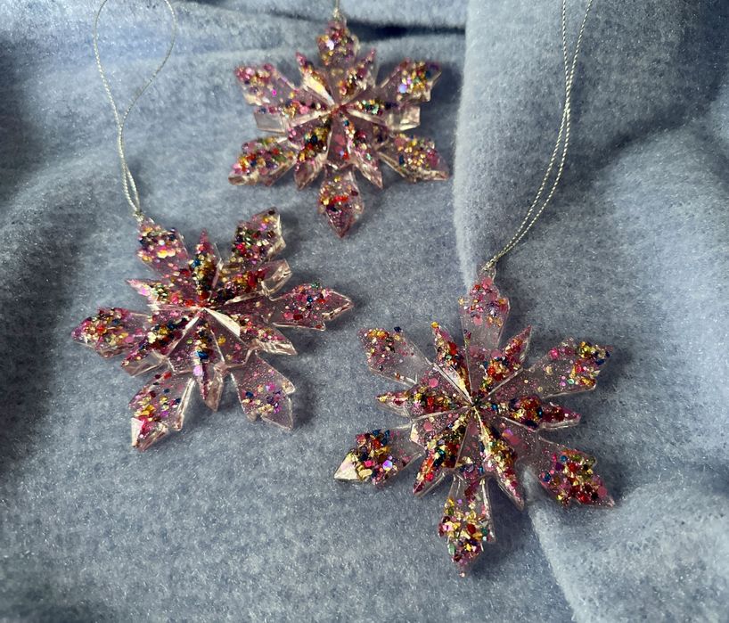 Набор ялинкових іграшок ручної роботи з епоксідної смоли