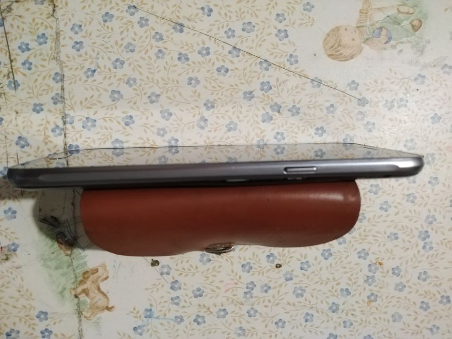 Vendo telemóvel Samsung carregador e fone