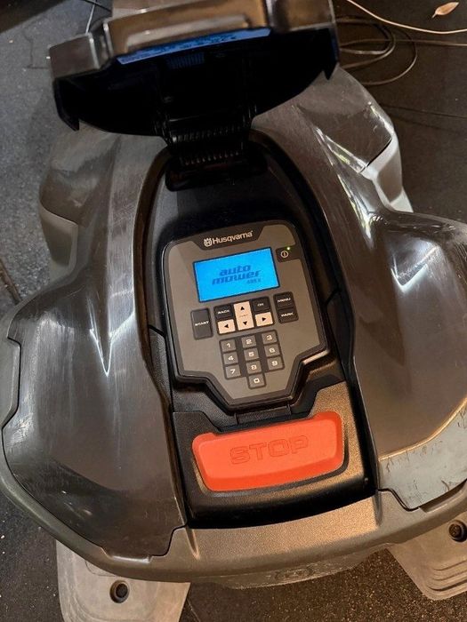 Husqvarna Automower 405X kompletny zestaw - garaż, przełącznik przejścia