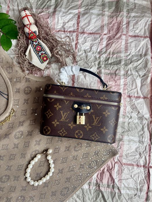 Женская сумка  луи витон Louis Vuitton с замочком