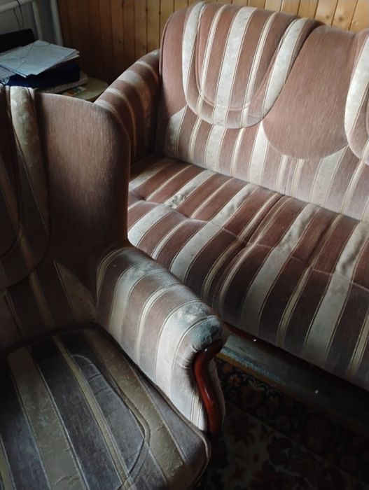 Oddam kanapę trzy osobową