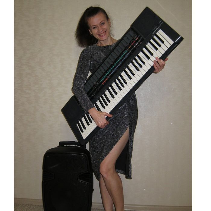 Викладач з естрадного вокалу від 150 грн онлайн преподаватель  вокал