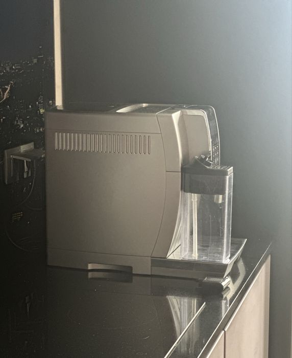 Кавомашина Delonghi Dinamica