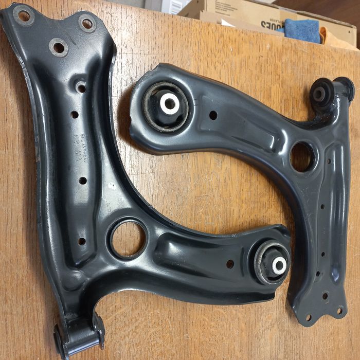 Triangulos da frente POLO V 2009 a 2017