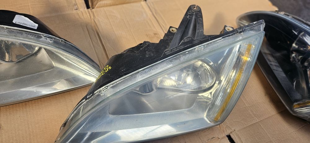 Focus mk2 lampy przod kompletny europa