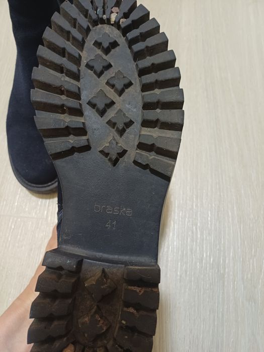 Продам черевики б/у