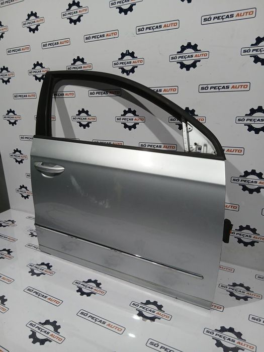 PORTA FRENTE DIREITA PRATEADO VOLSWAGEN PASSAT B6 SALOON 1.6TDI ANO: 2
