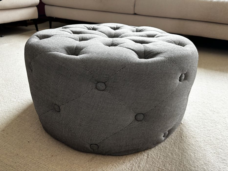 Banco/puff capitonê
