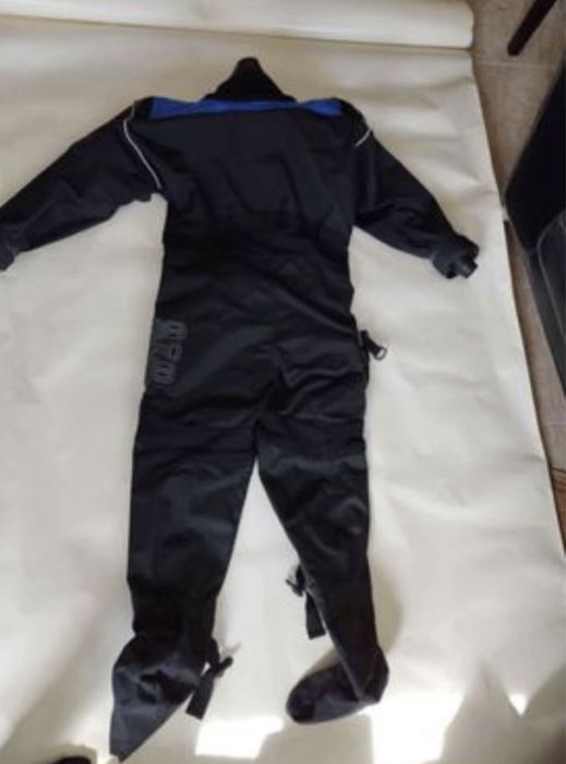 Fato seco de mergulho